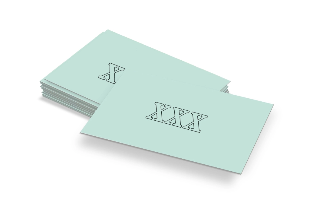 Visitenkarten-Stapel mit Platzhalter-Logo (XXX) – Symbol für Namensfindung